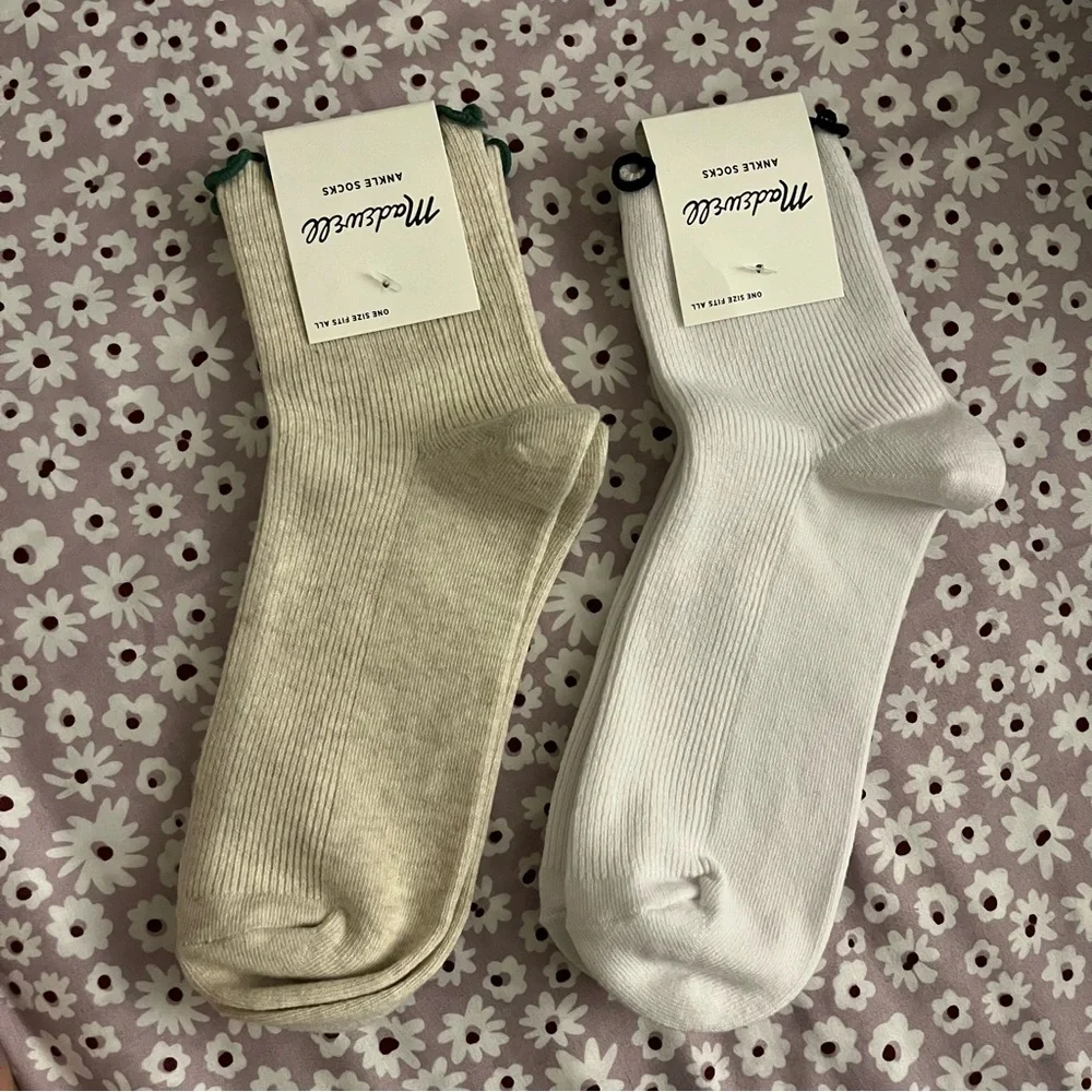 NWT Madewell Ruffle Trim Ankle Socks - 2 pairs